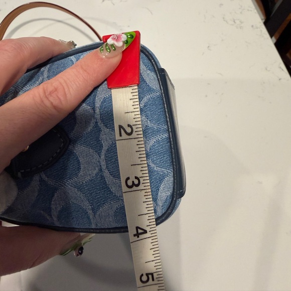 🦋New! Coach! - Picture 17 of 17